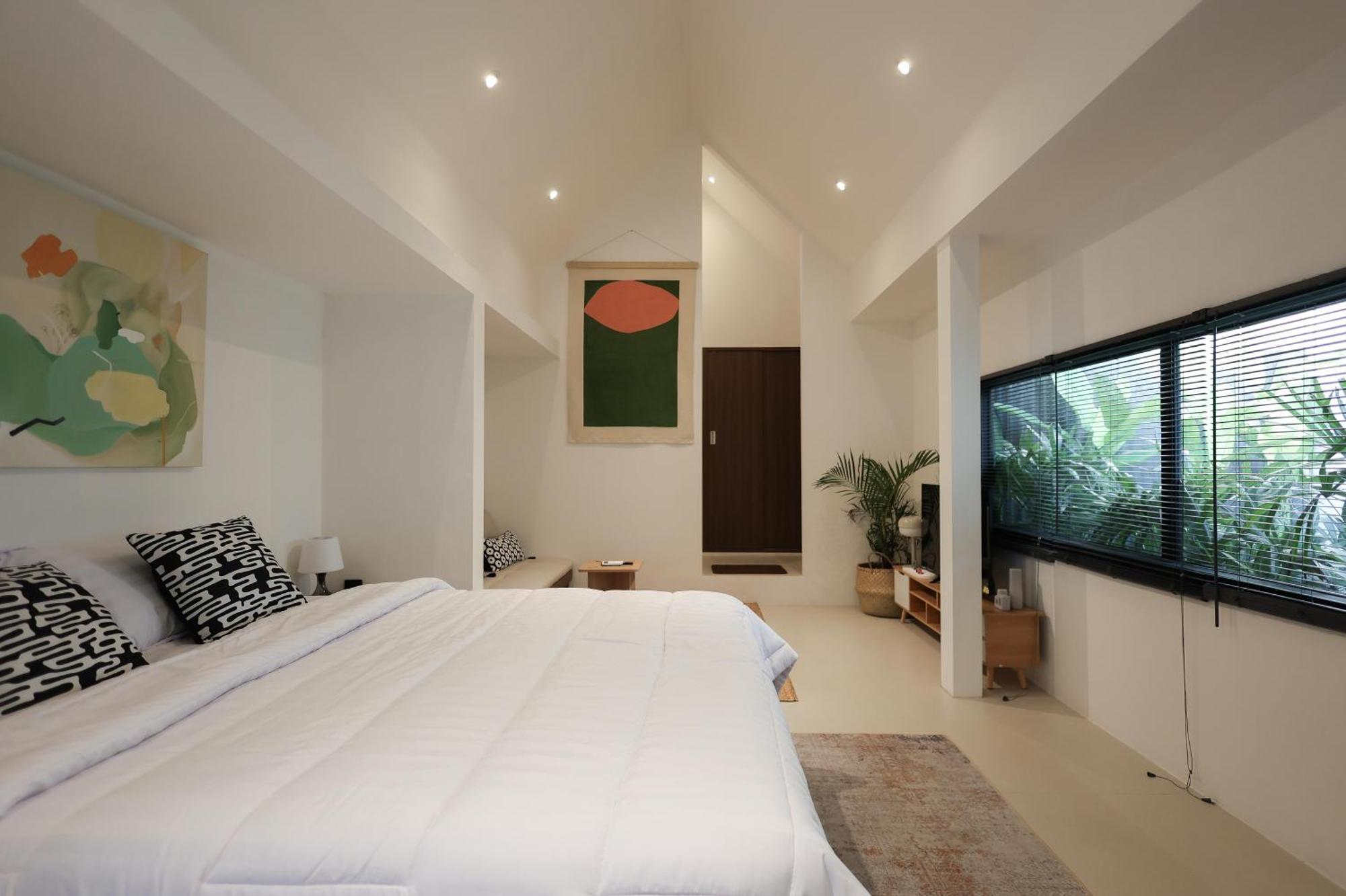 Apartemen Manu Sedap Malam *
