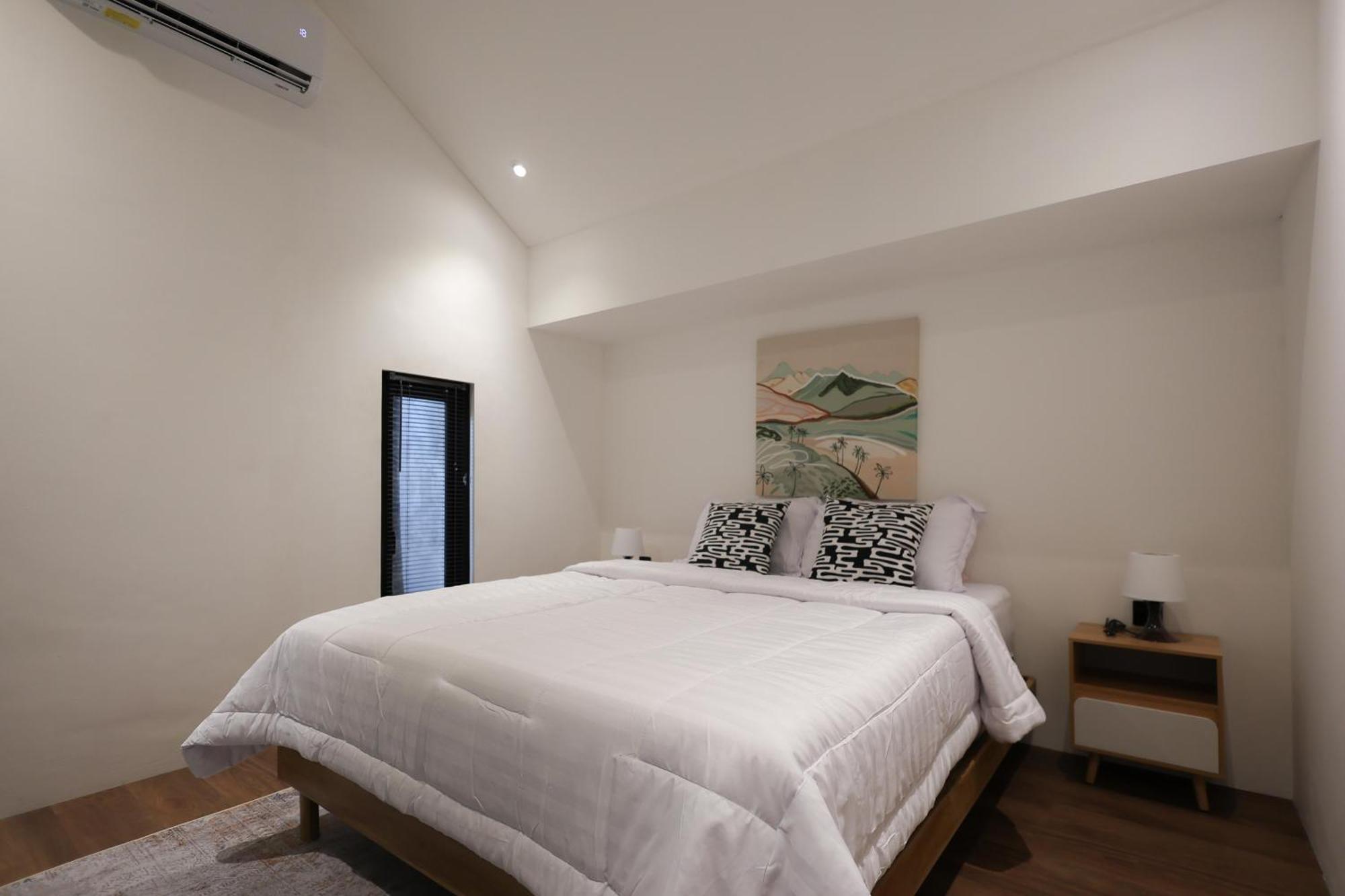 Manu Sedap Malam Apartemen Sanur (Bali)